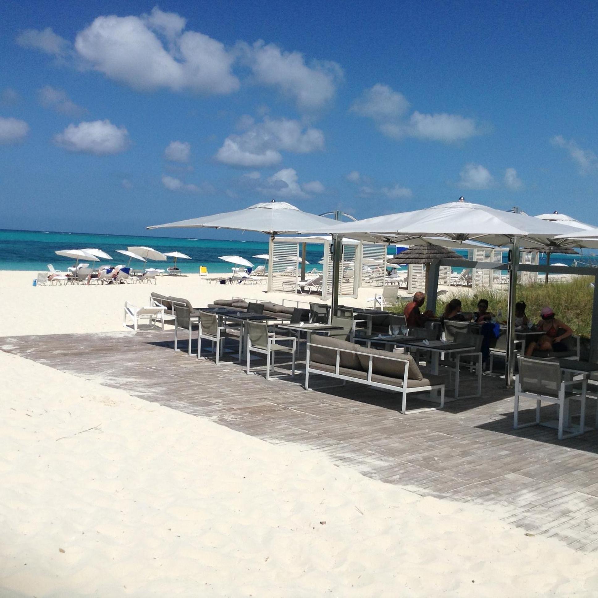 Alexander'S Apartments Providenciales Esterno foto
