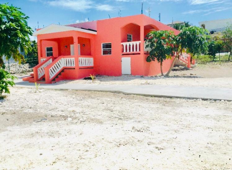 Alexander'S Apartments Providenciales Esterno foto